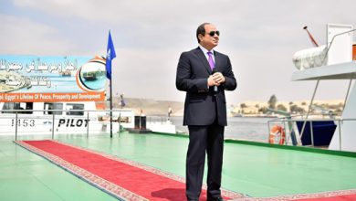 137584 زيارة الرئيس السيسى لقناة السويس (15)