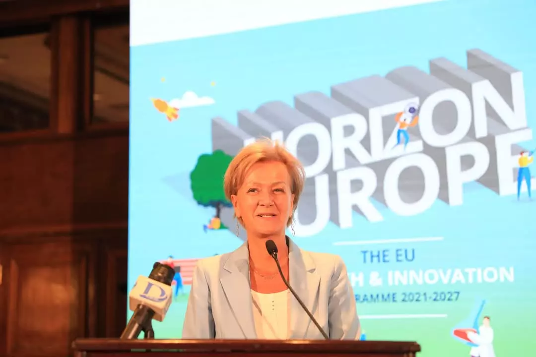 9742b246d3759f4280146540ef9ae5e3