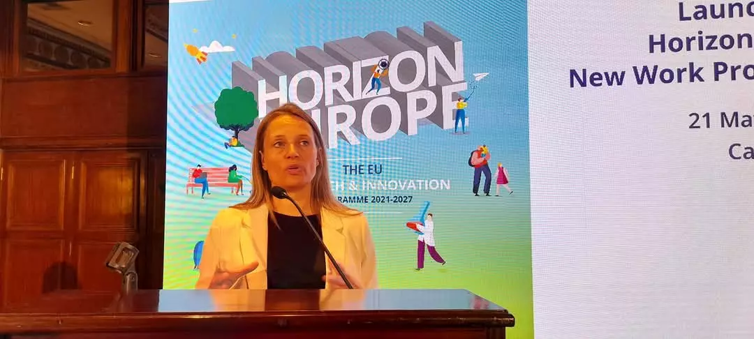 Dfa0bb41e127795f5260fb3c74ef6652