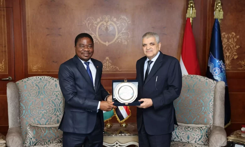 24e39b75f9a66dd4b50520114c3f1eb2