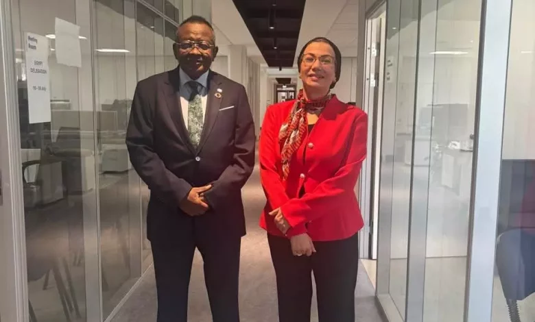 E9b304e842a83a43798710a9324a760f