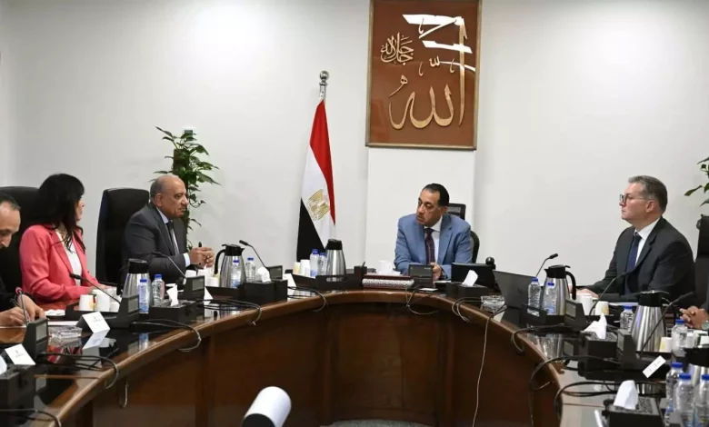 F2ec3c135f89f8f3d7e550125625ee99