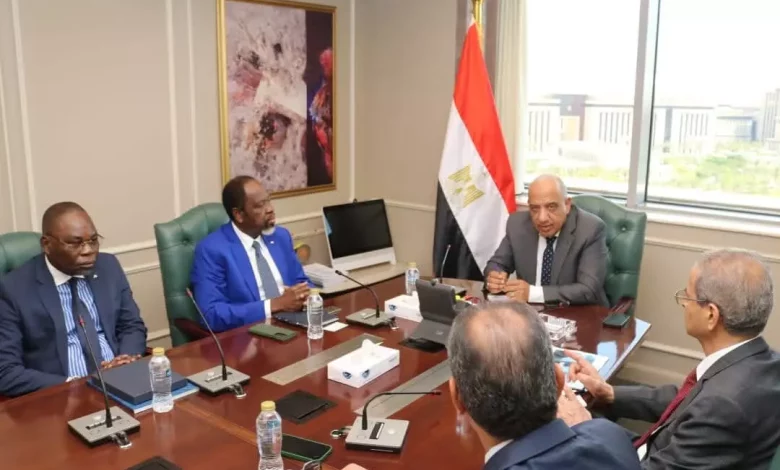 F73d51dd55c1e9b7a4e5f7aa33d2a534