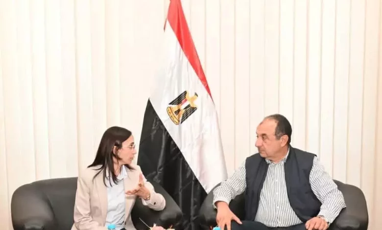 6a89b9cc2bdc7934e089bb70d309504e