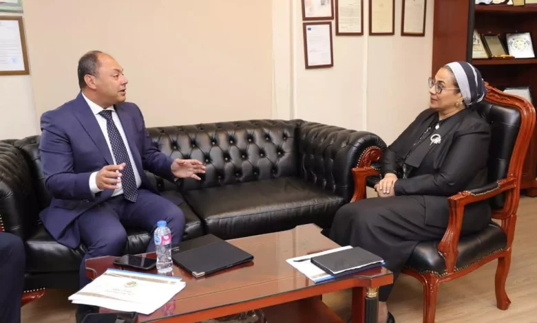 90a72b4f4b09aef5050c32bfce1542f9