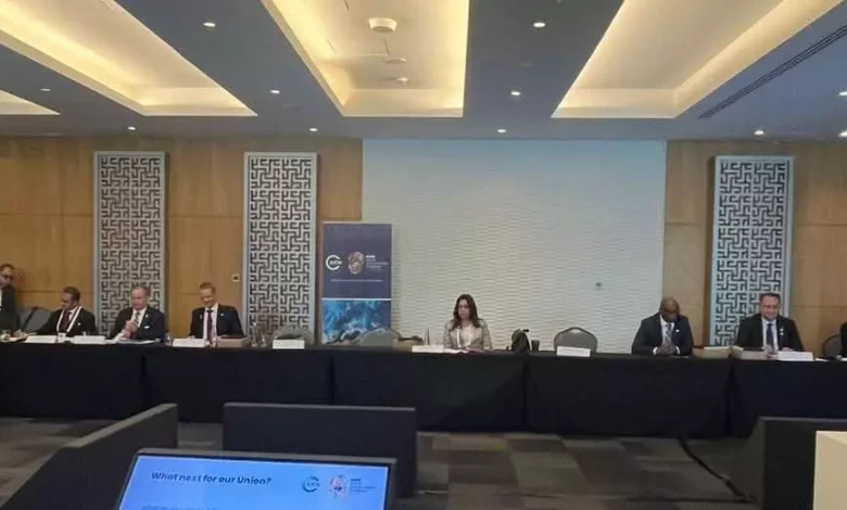 2dc723d2c3d841cb41779f8c8dd2e32a