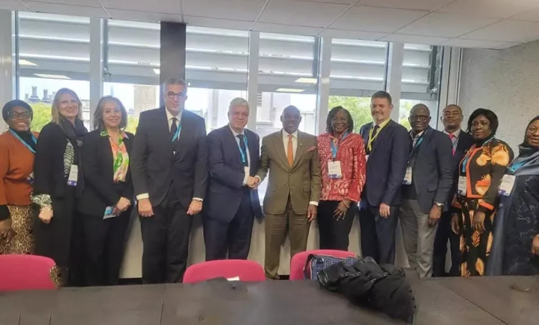 De126e89a67c40aeb57a32c3e965b964