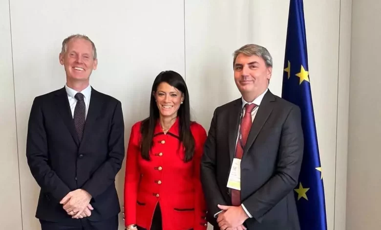 E9bcd9b15922494260bfb4bf35924a61