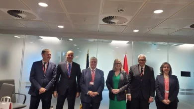 65e4c2825625c9223819d1a37aeb36d8