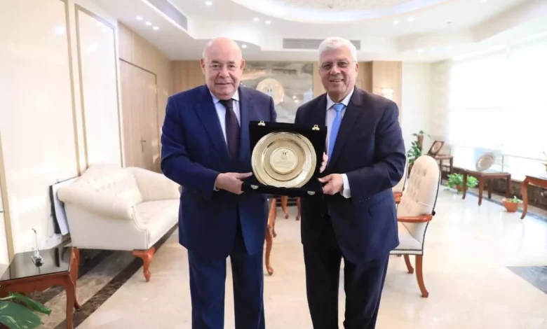 D535247f8e1677595ca08e497d24fce4