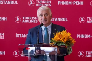 7d02e600320bd95c0402b9ea6c809367