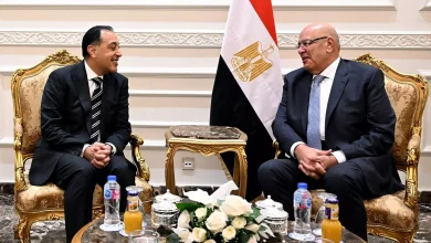 رئيس الوزراء يهنئ «رئيس مجلس النواب» بتولي مهامه