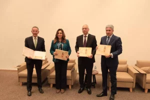 Cc1c02380b0b1f1f59541ccf5d16b55b