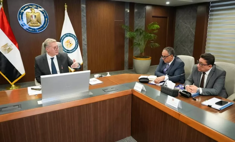 ميناء الحمراء البترولي يبدأ نشاط تخزين وتداول الخام لحساب الغير