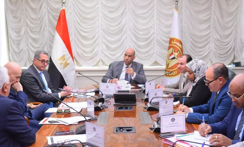 وزير العمل: تسهيلات جديدة لدعم «صناعة الملابس الجاهزة»