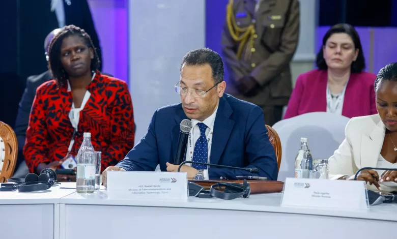 وزير الاتصالات يشارك في فعاليات Africa–France Summit