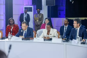 وزير الاتصالات يشارك في فعاليات Africa–France Summit