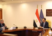 وزير الاتصالات يبحث مع "شعبة الاقتصاد الرقمي" دعم الشركات الناشئة وتنمية التجارة الإلكترونية