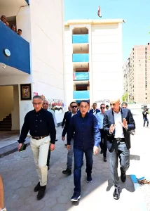مدبولي يتفقد مجمع “الجمهورية الجديدة” ب<a href=