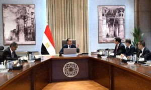مدبولي يؤكد تعزيز الشراكة المصرية الصينية خلال لقائه رئيس وكالة شينخوا